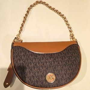 Brand New Michael Kors Signature Dome Crossbody used once